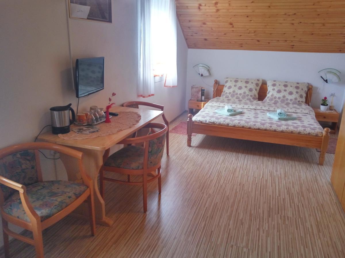 Rooms Josip Korenica Exteriér fotografie